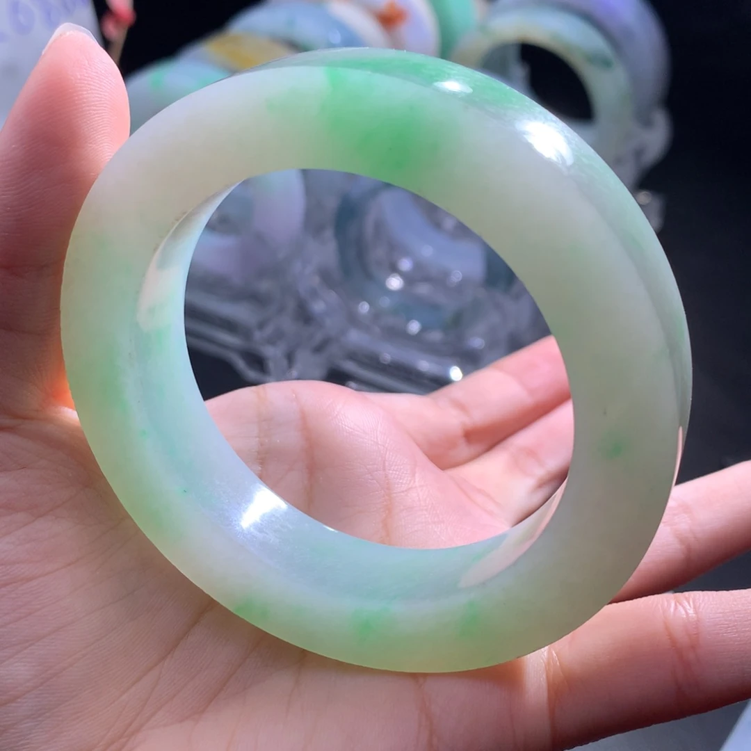 未镶嵌冰飘花翡翠手镯定制翡翠