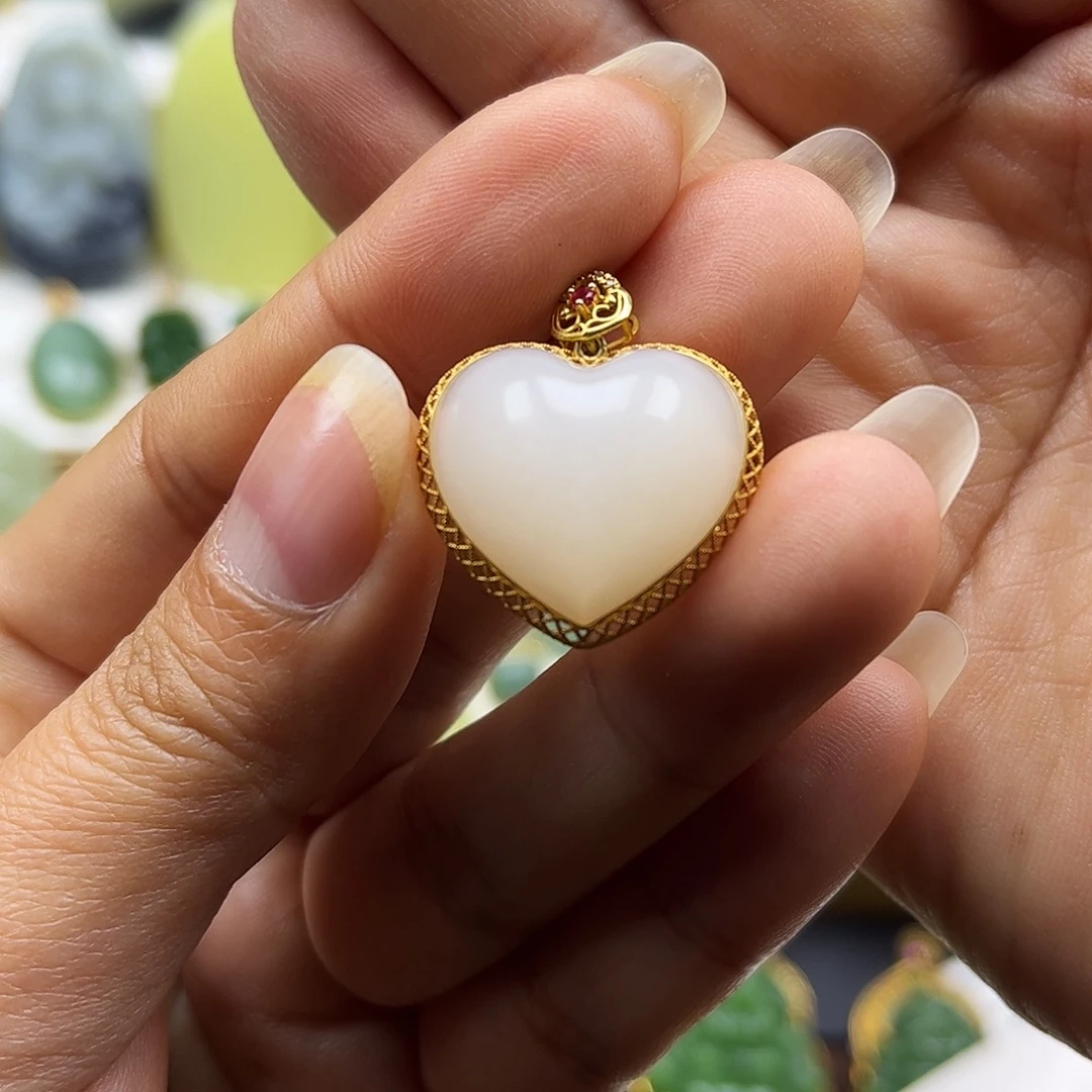 和田玉18K金镶嵌颈饰