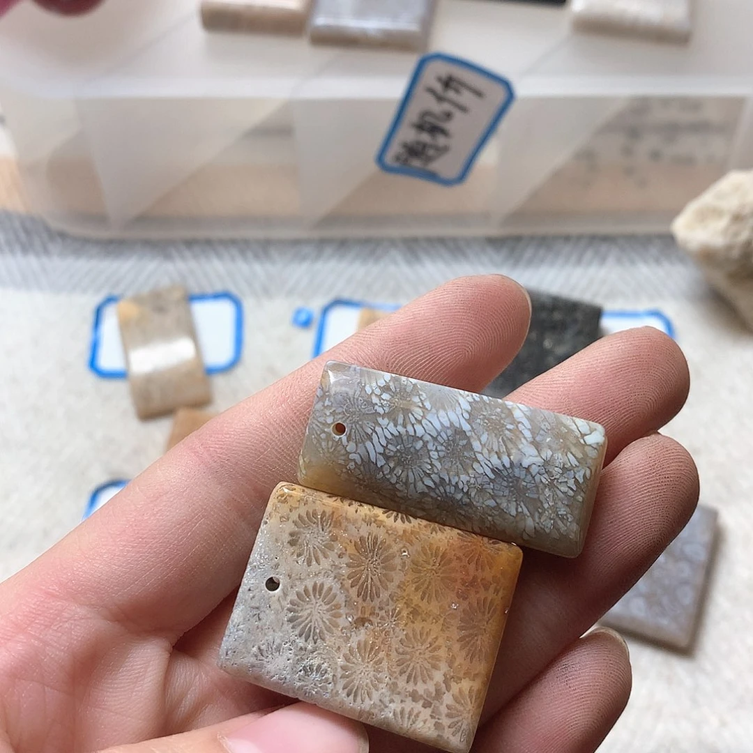 石英质玉颈饰未镶嵌我****士