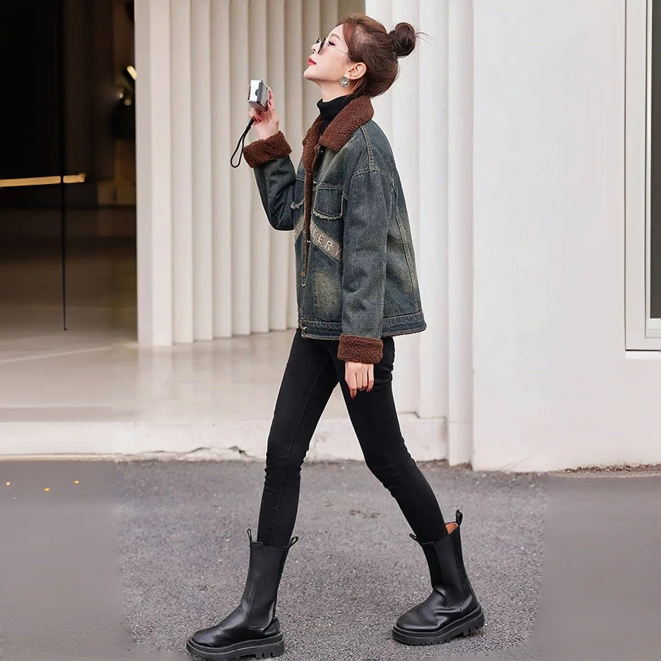 5336复古妹子 秋冬加绒内里刺绣字母牛仔外套