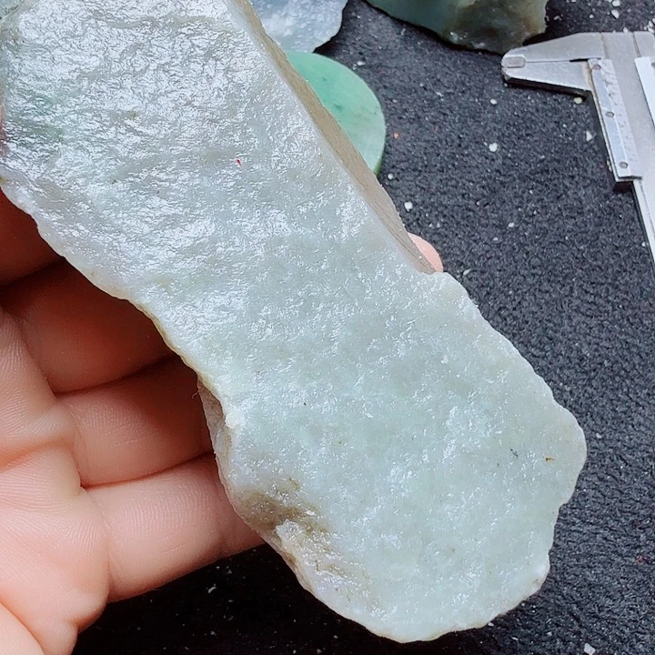 未镶嵌和田玉（糖玉）珠宝半成品