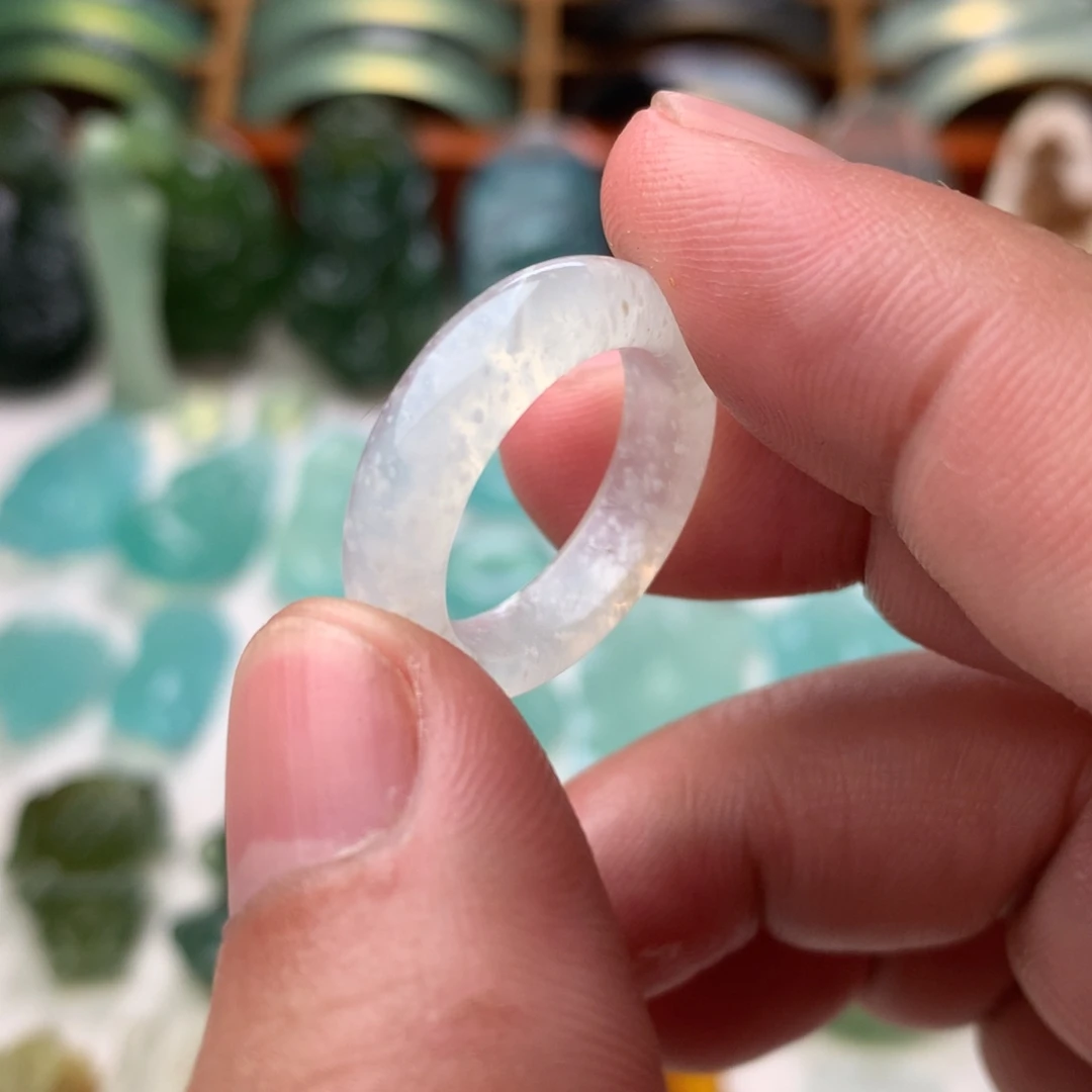 蛇纹石玉未镶嵌戒指