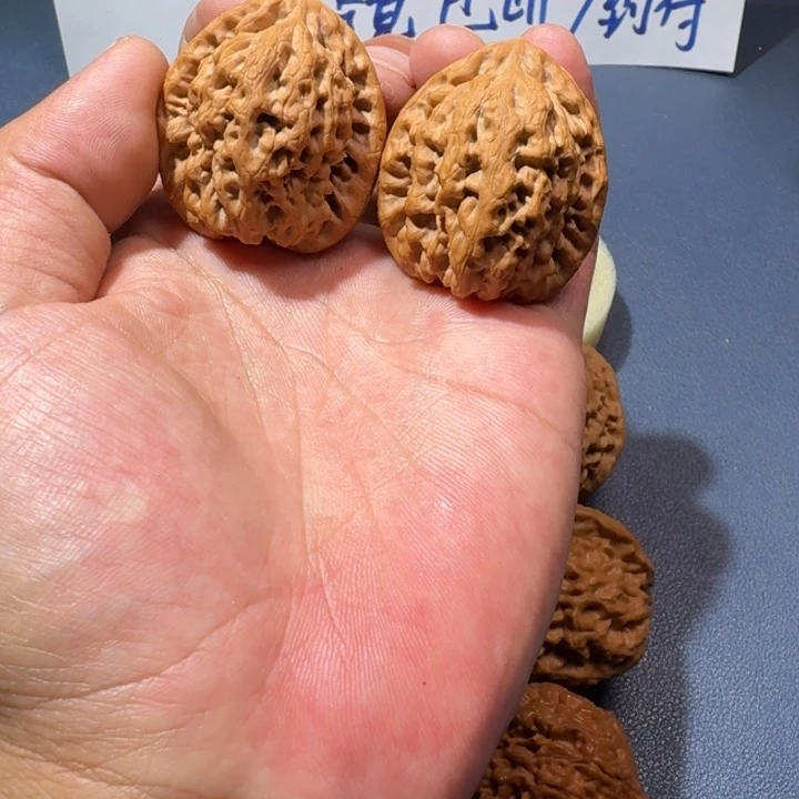 文玩核桃吊坠阿*金公子