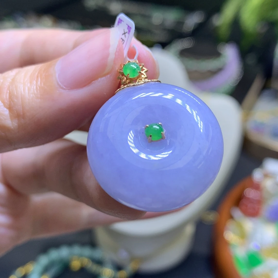 颈饰18K金镶嵌翡翠