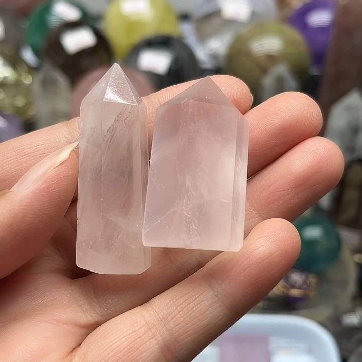 水晶珠宝半成品未镶嵌46克粉水晶柱