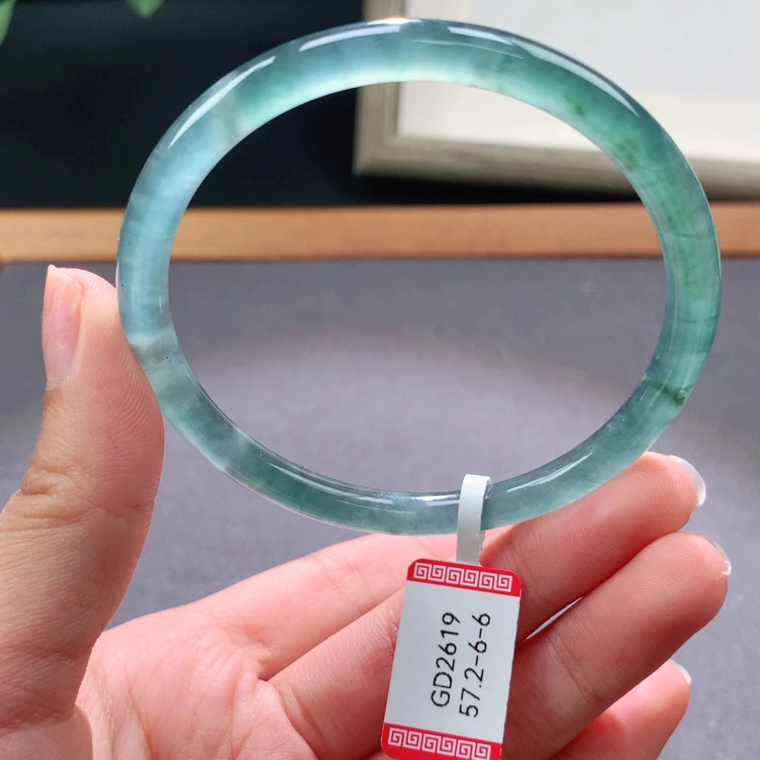 翡翠手镯未镶嵌天然翡翠手镯