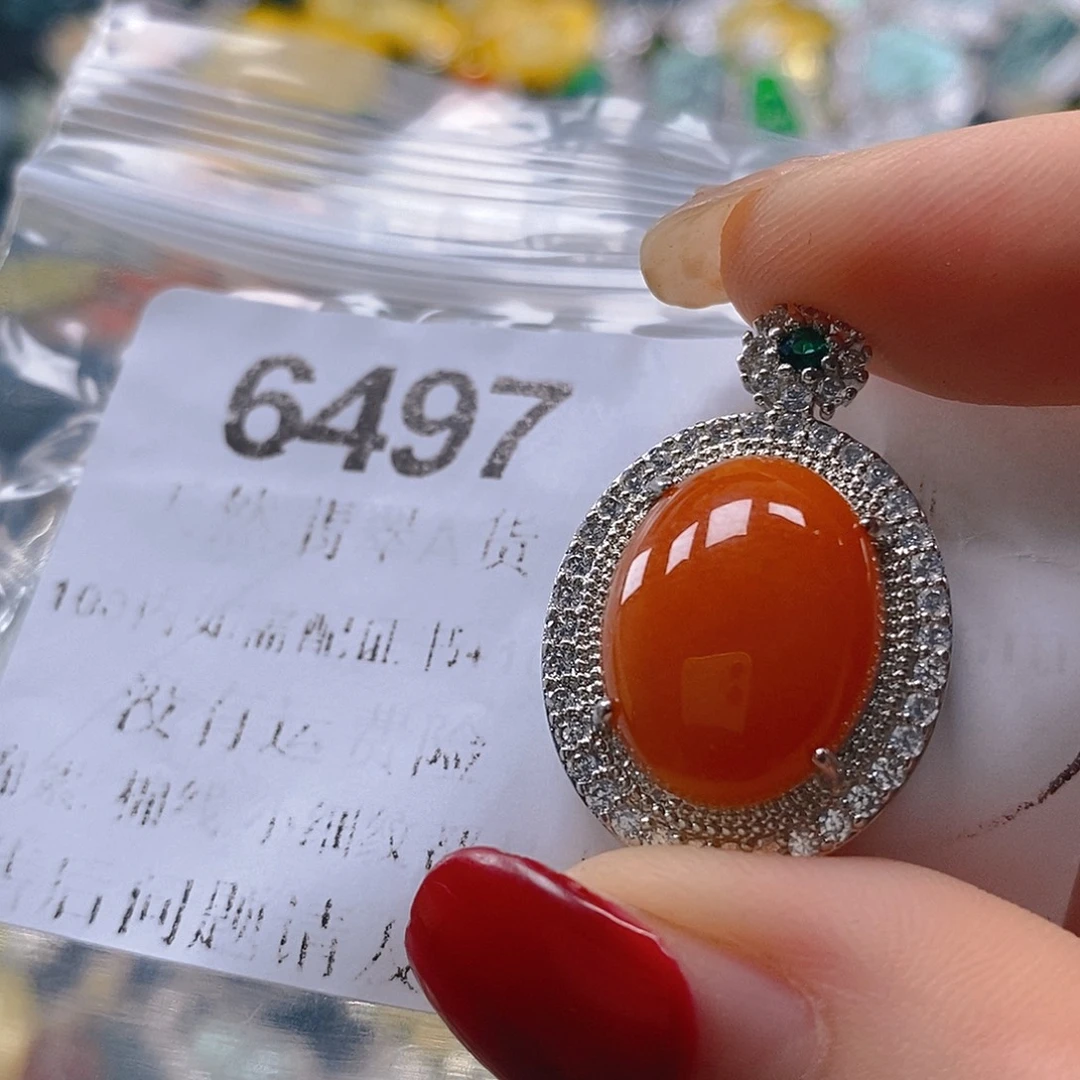 吊坠(不含链)未镶嵌翡翠