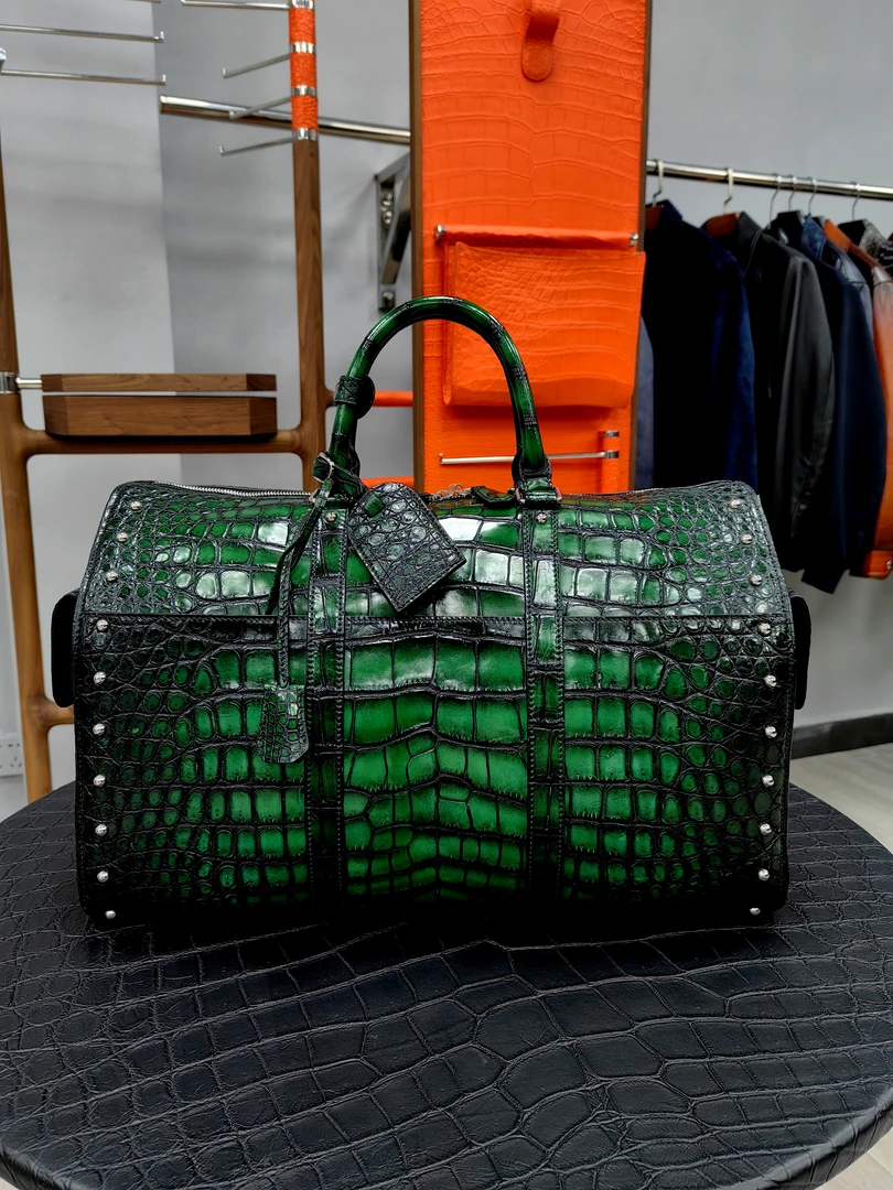 鳄鱼皮男士走秀款祖母绿手工搽色旅行包，45/29/23cm高档大号时尚