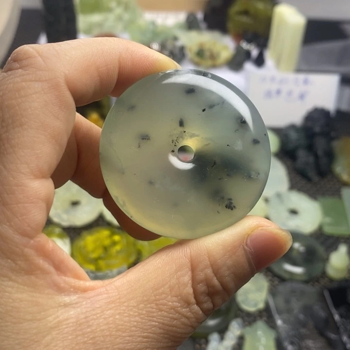 合金蛇纹石玉颈饰