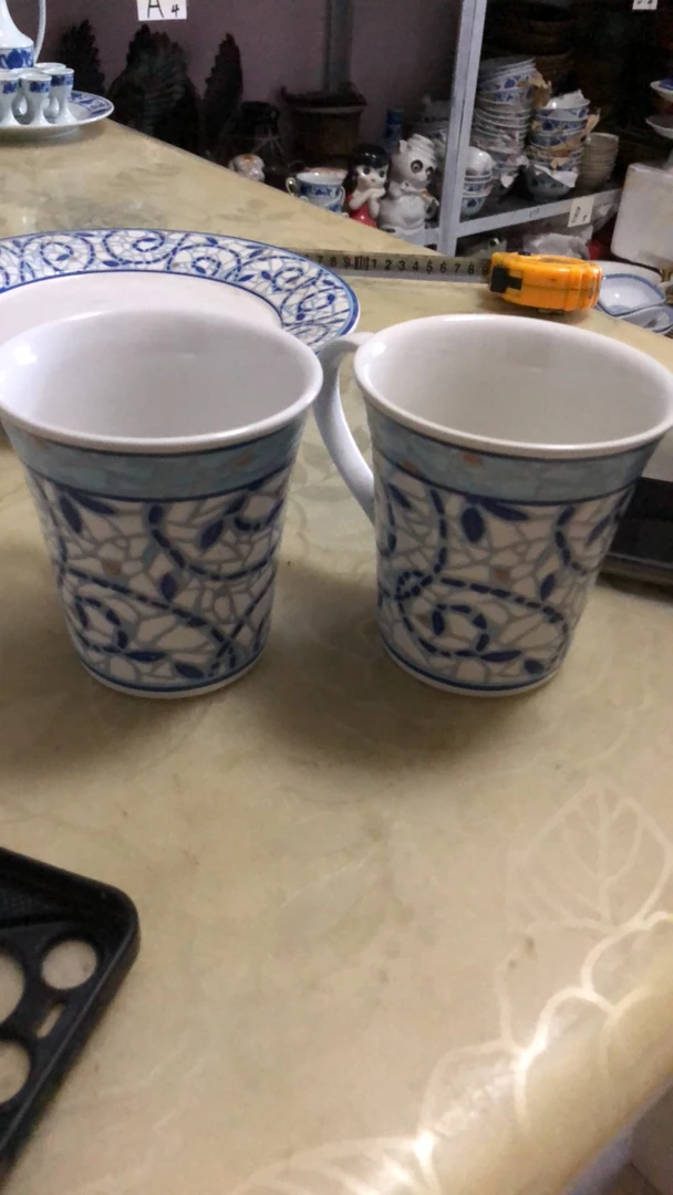磁州窑杯子盘子都有