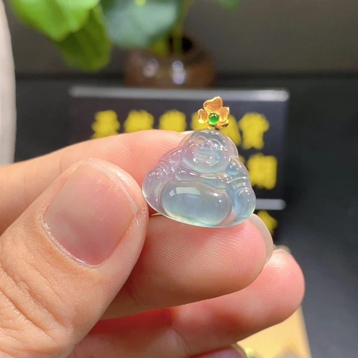 颈饰18K金镶嵌翡翠吊坠