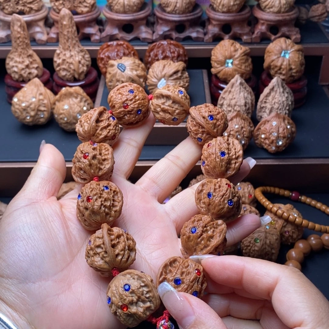 文玩核桃吊坠猫耳朵