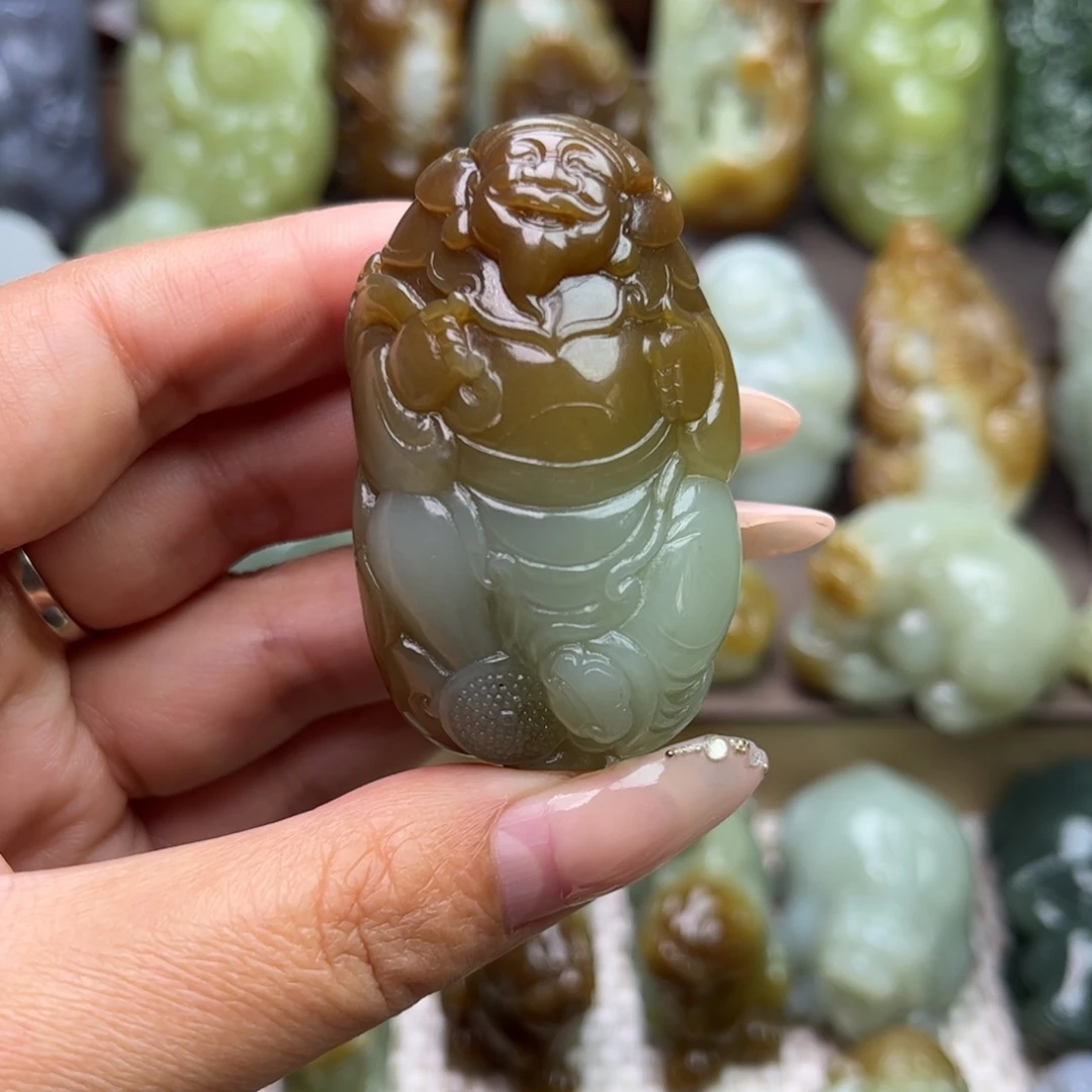 和田玉未镶嵌把件