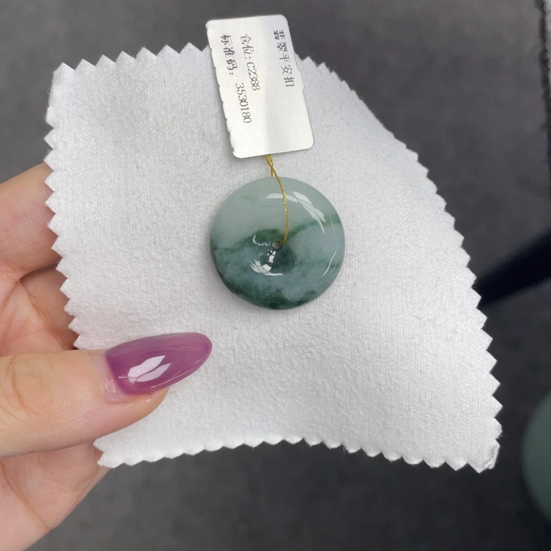 颈饰未镶嵌翡翠平安扣
