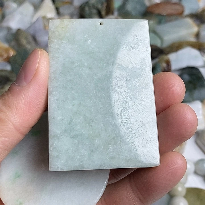 开***行翡翠未镶嵌颈饰天然翡翠