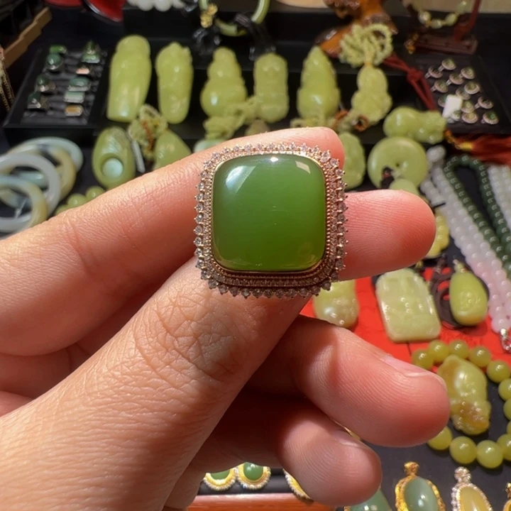 和田玉（碧玉）颈饰18K金镶嵌