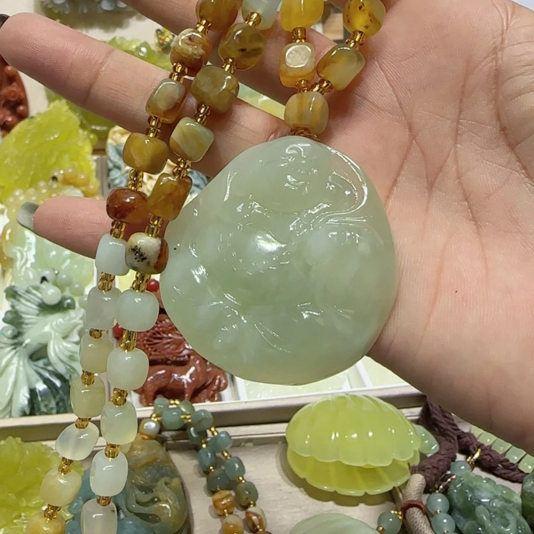 未镶嵌蛇纹石玉吊坠