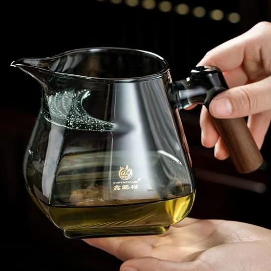 鑫凤祥高端茶水分离公道杯高档月牙分茶器大容量高端月牙泡茶专用