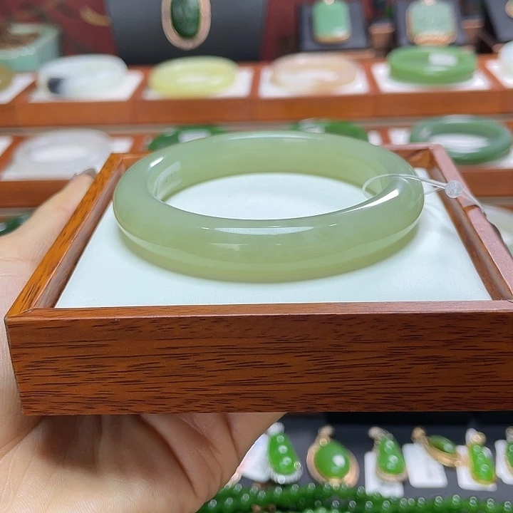 和田玉手镯56.7未镶嵌