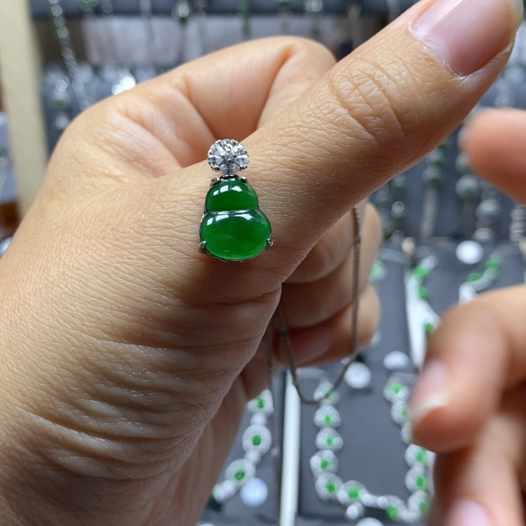 翡翠颈饰银S925镶嵌潇*翡翠