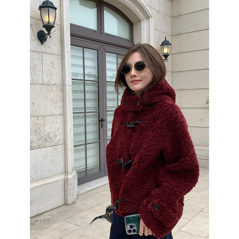 QC芝芝【小浣熊】秋冬女100羊毛皮毛一体气质牛角扣连帽保暖外套