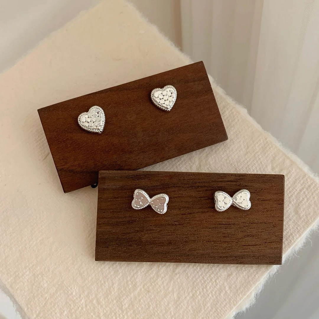 合金耳饰 春季新款蝴蝶结爱心通勤耳钉小众简约百搭耳饰女少女