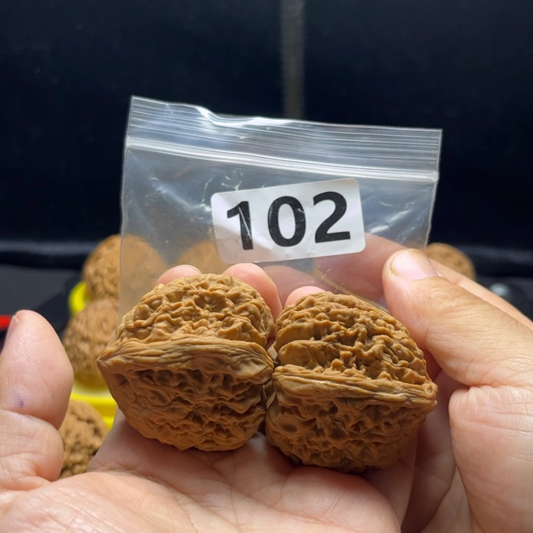 文玩核桃吊坠南疆4.1全品
