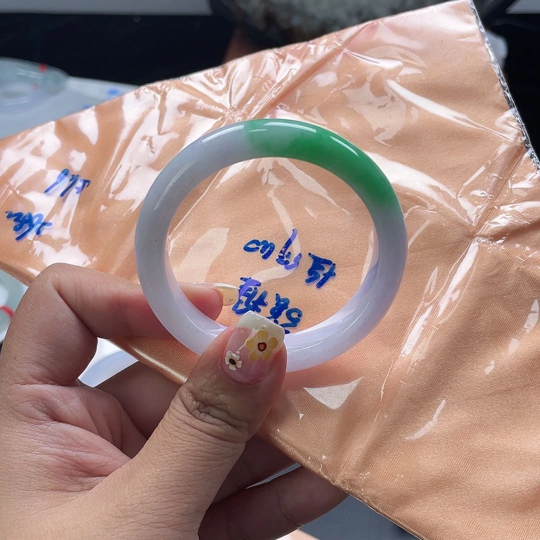 欣***怡翡翠手镯未镶嵌翡翠手镯