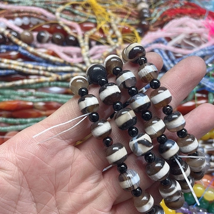 玛瑙/玉髓珠宝半成品未镶嵌一条10mm玛瑙手串