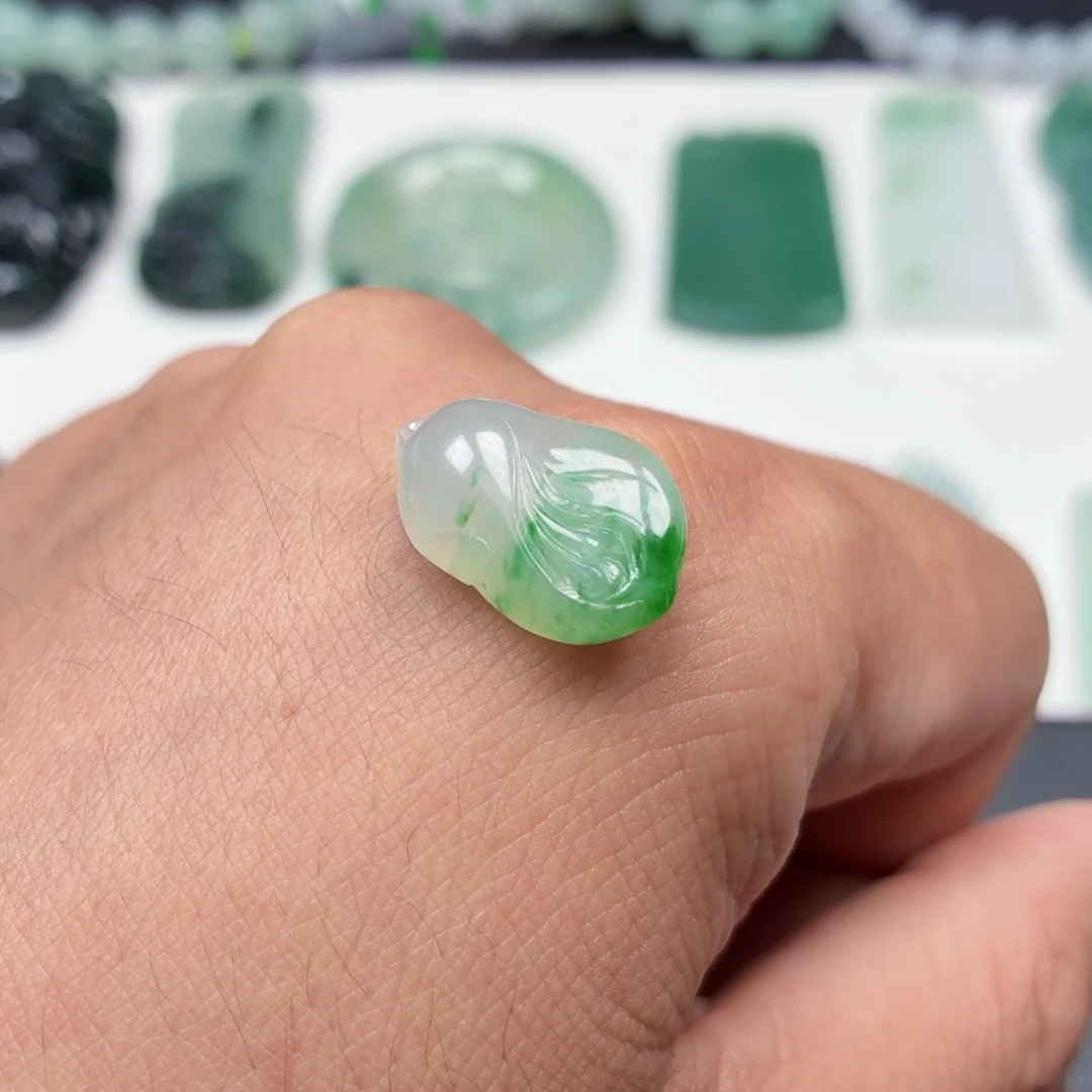 定制翡翠未镶嵌翡翠玉兰花