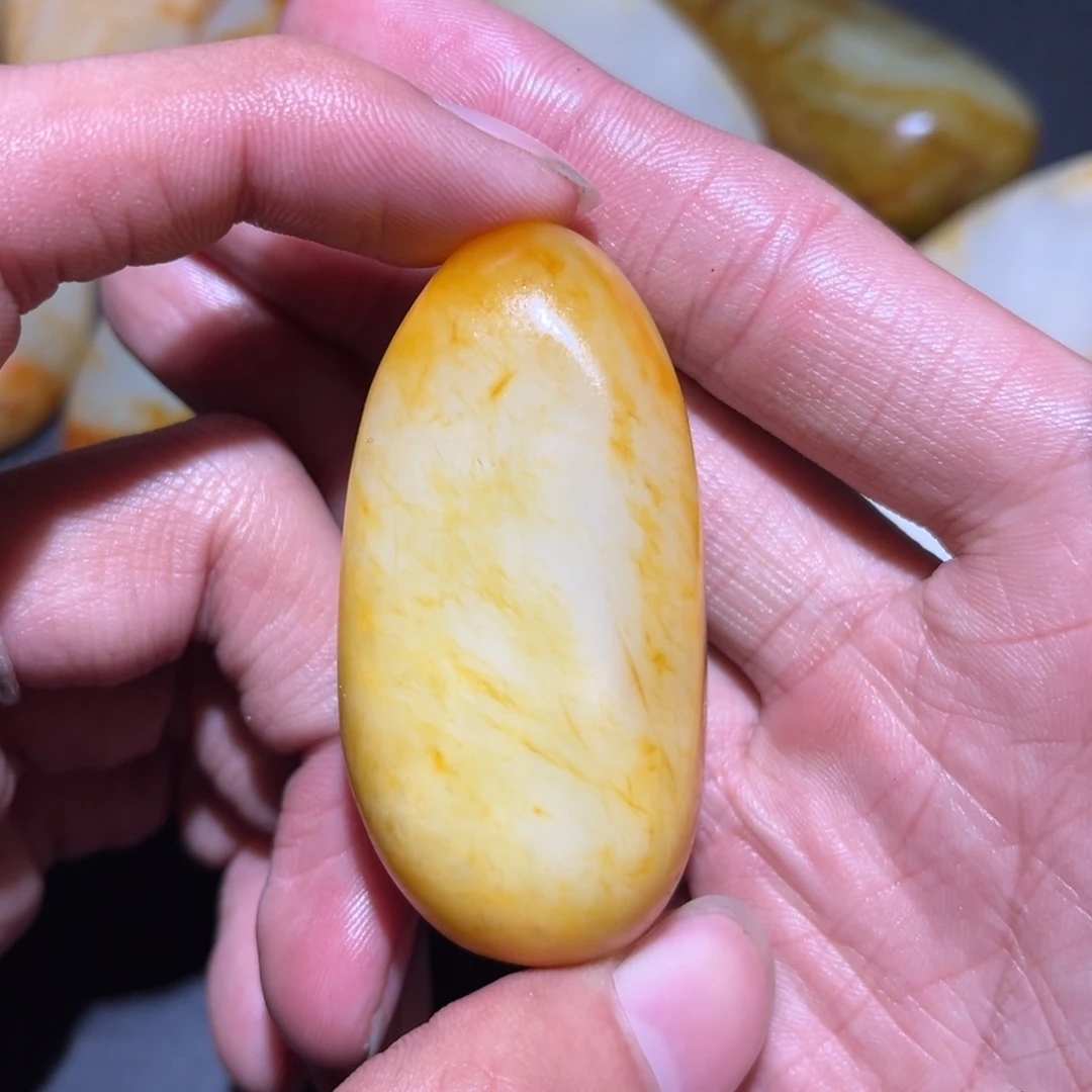 和田玉未镶嵌珠宝奇石