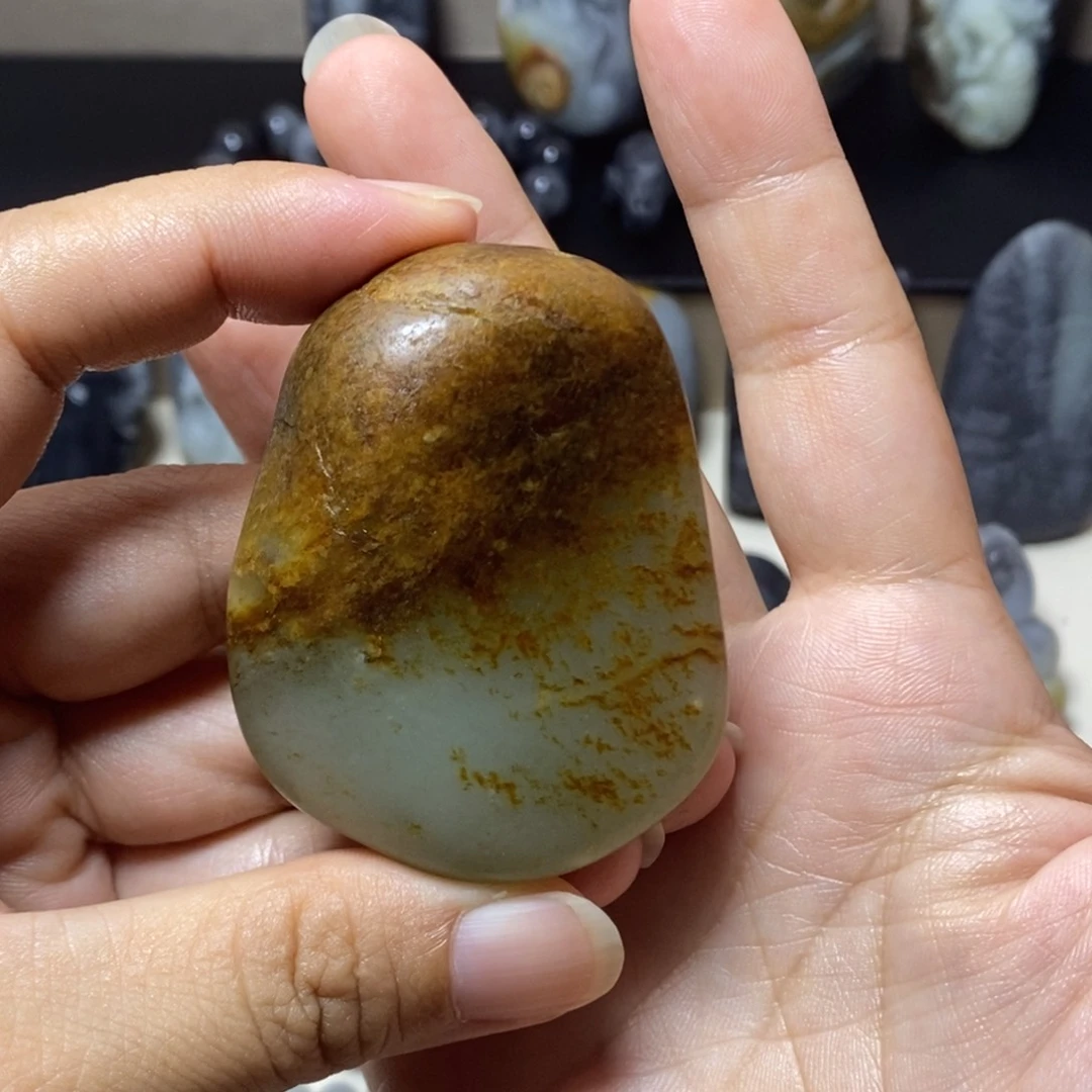 和田玉未镶嵌颈饰向**