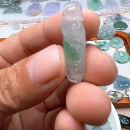 翡翠未镶嵌颈饰翡翠冰绿鹦鹉