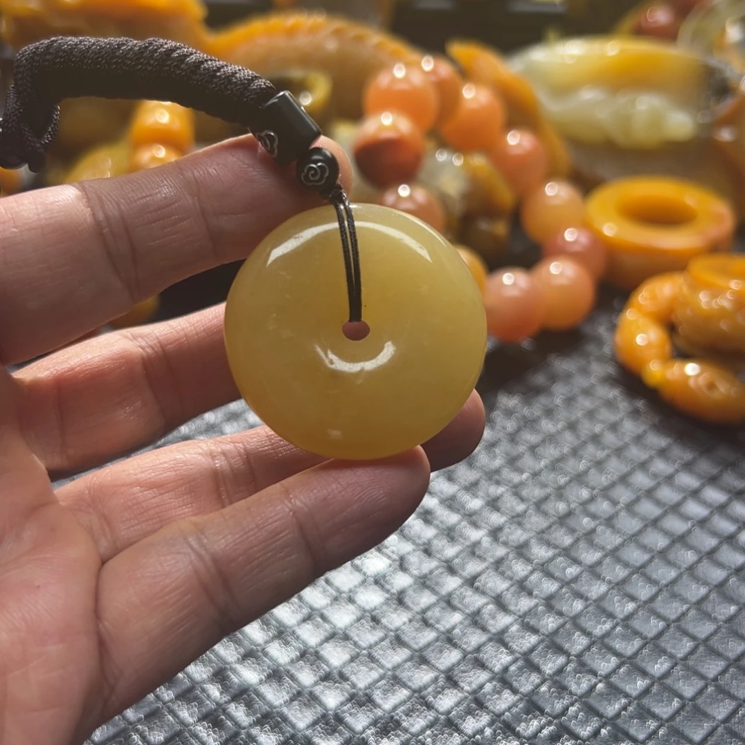 石英质玉未镶嵌颈饰