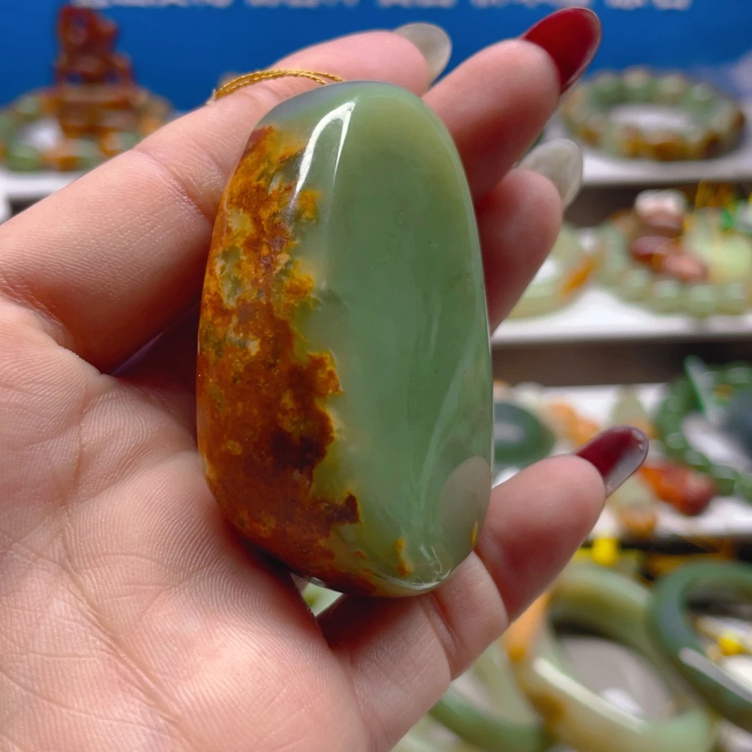 未镶嵌透闪石质玉把件