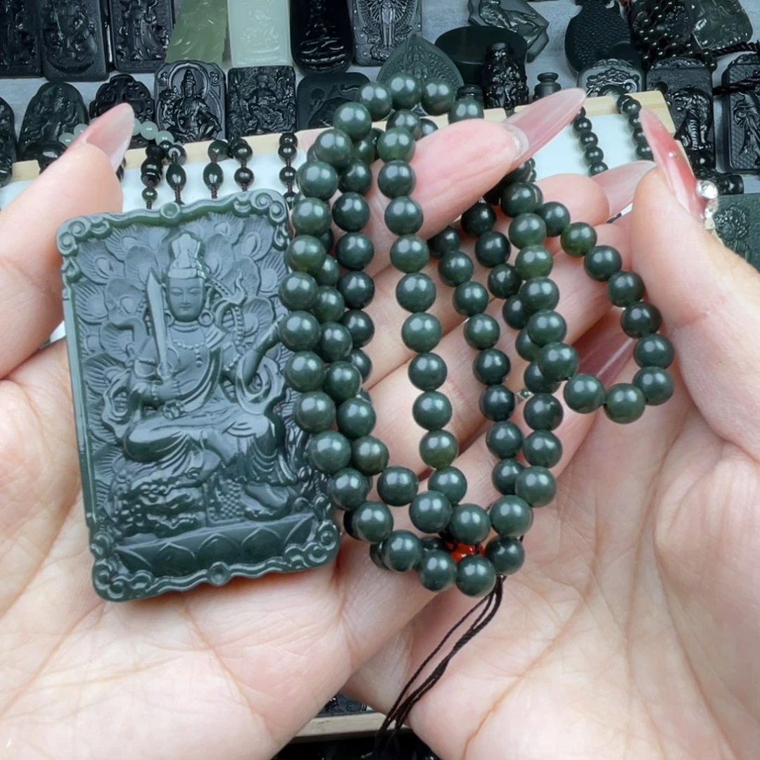 颈饰未镶嵌和田玉李**来