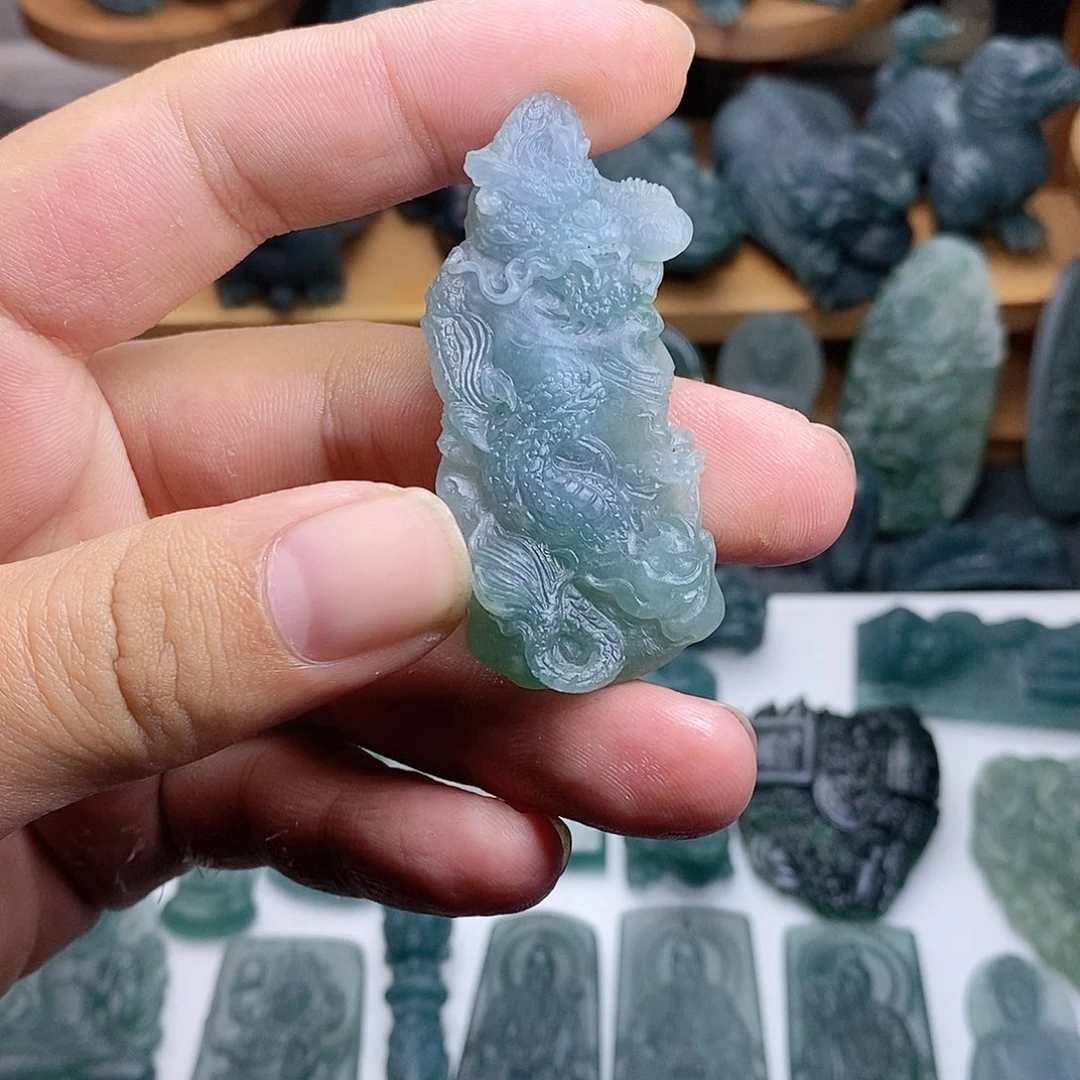 定制翡翠未镶嵌龙柱