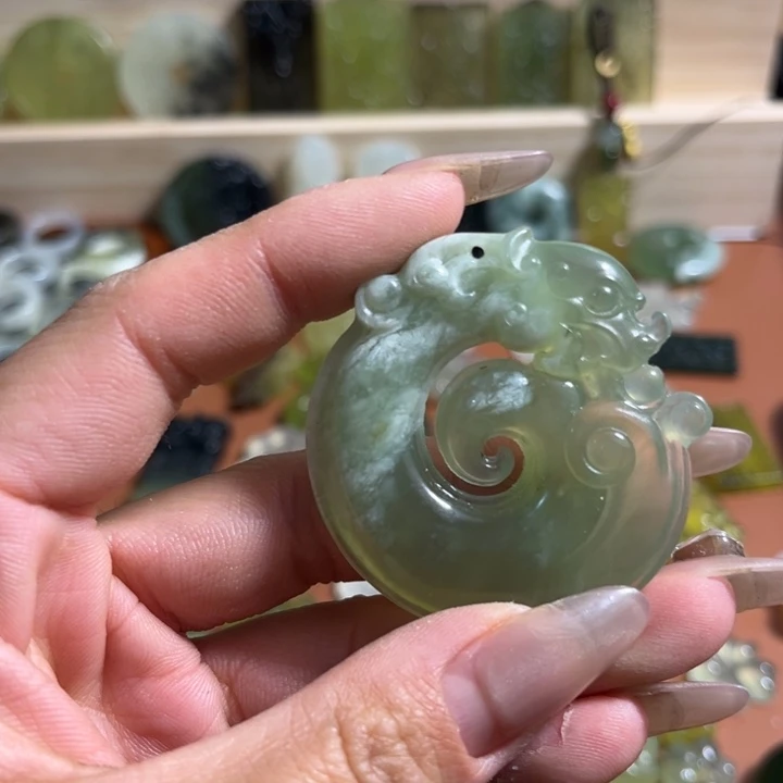 蛇纹石玉合金颈饰