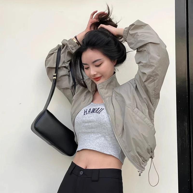 洋气独特漂亮短款秋季设计感上衣女夏季网红百搭户外运动服薄外套