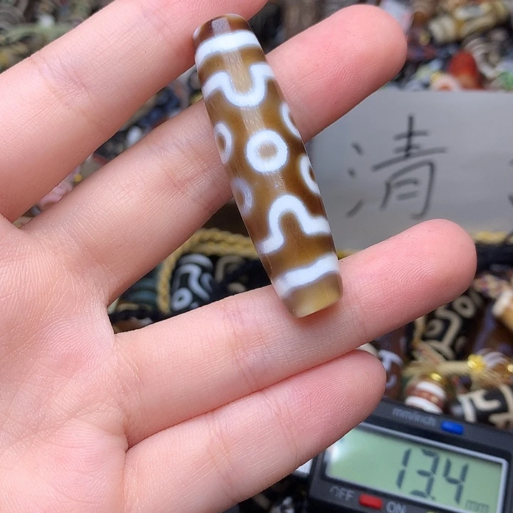 未镶嵌发一个玛瑙/玉髓