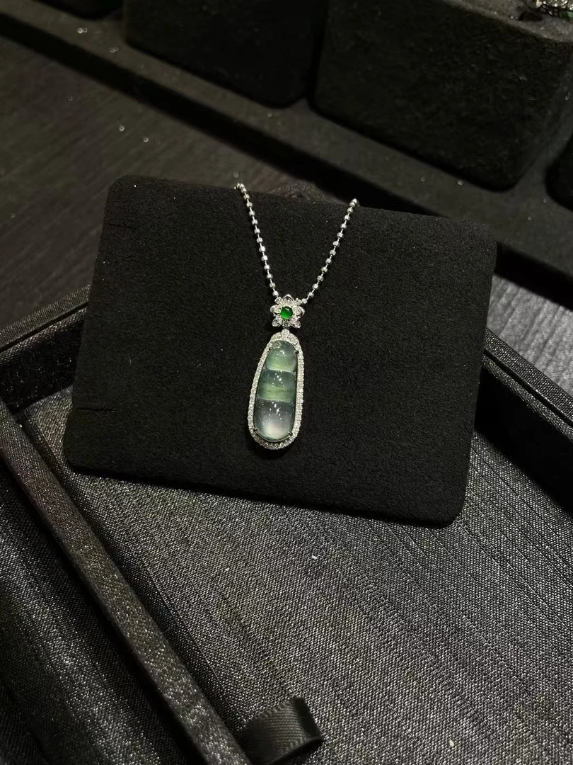 高冰 起光 飘花 翡翠小福豆  18k金镶嵌