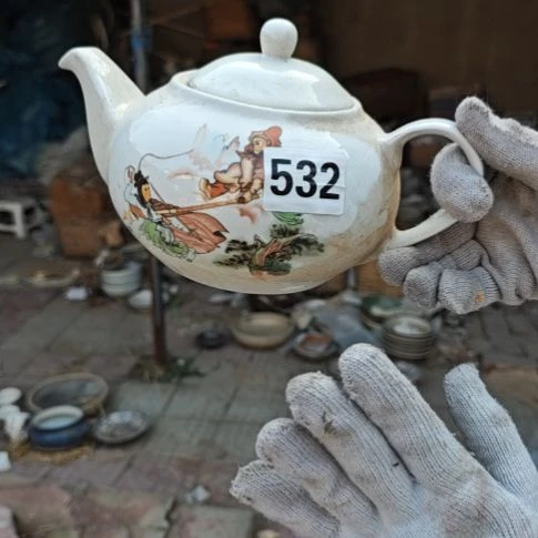 库存瓷片多孔茶壶