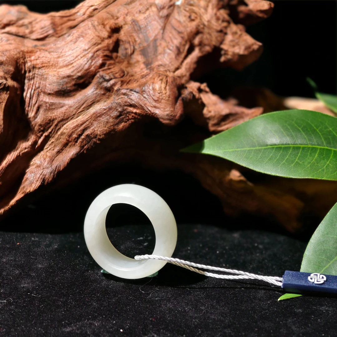 和田玉素戒8593z