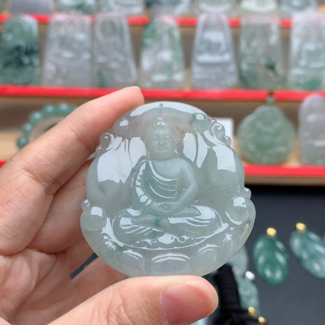 翡翠未镶嵌颈饰嫊*肌大日