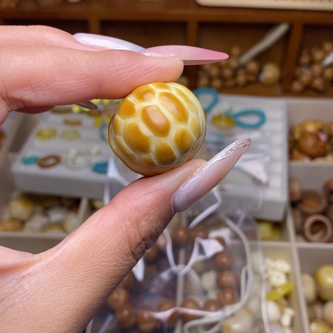 猴头核桃吊坠富甲一方