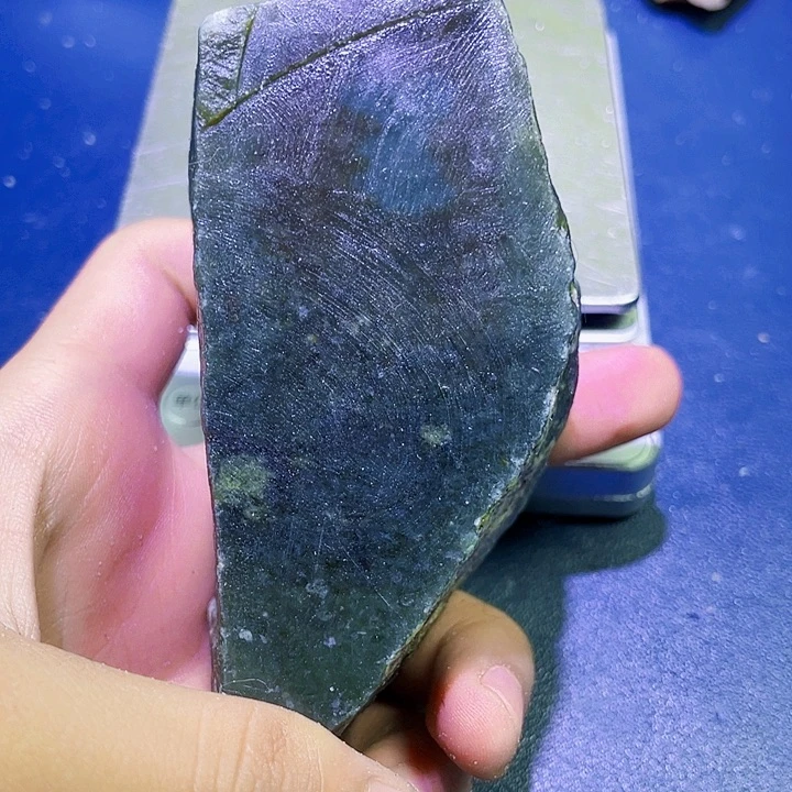 未镶嵌和田玉（糖玉）珠宝半成品