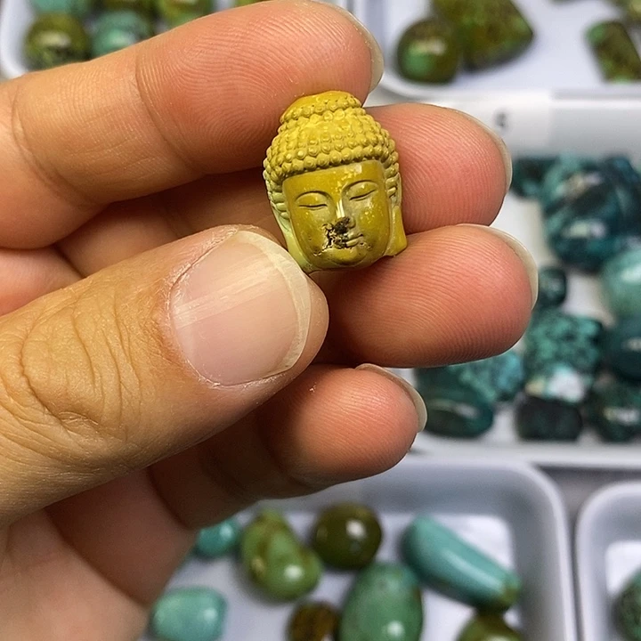 未镶嵌高瓷雕刻残旧佛头