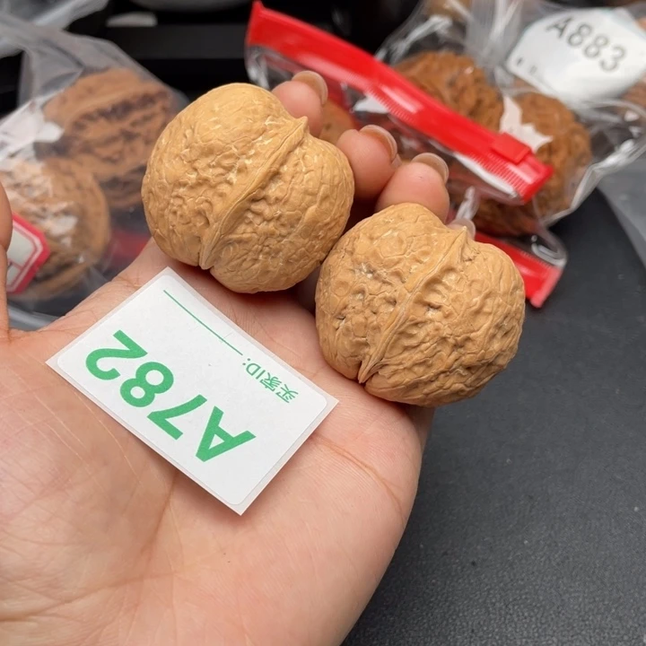 文玩核桃吊坠核桃