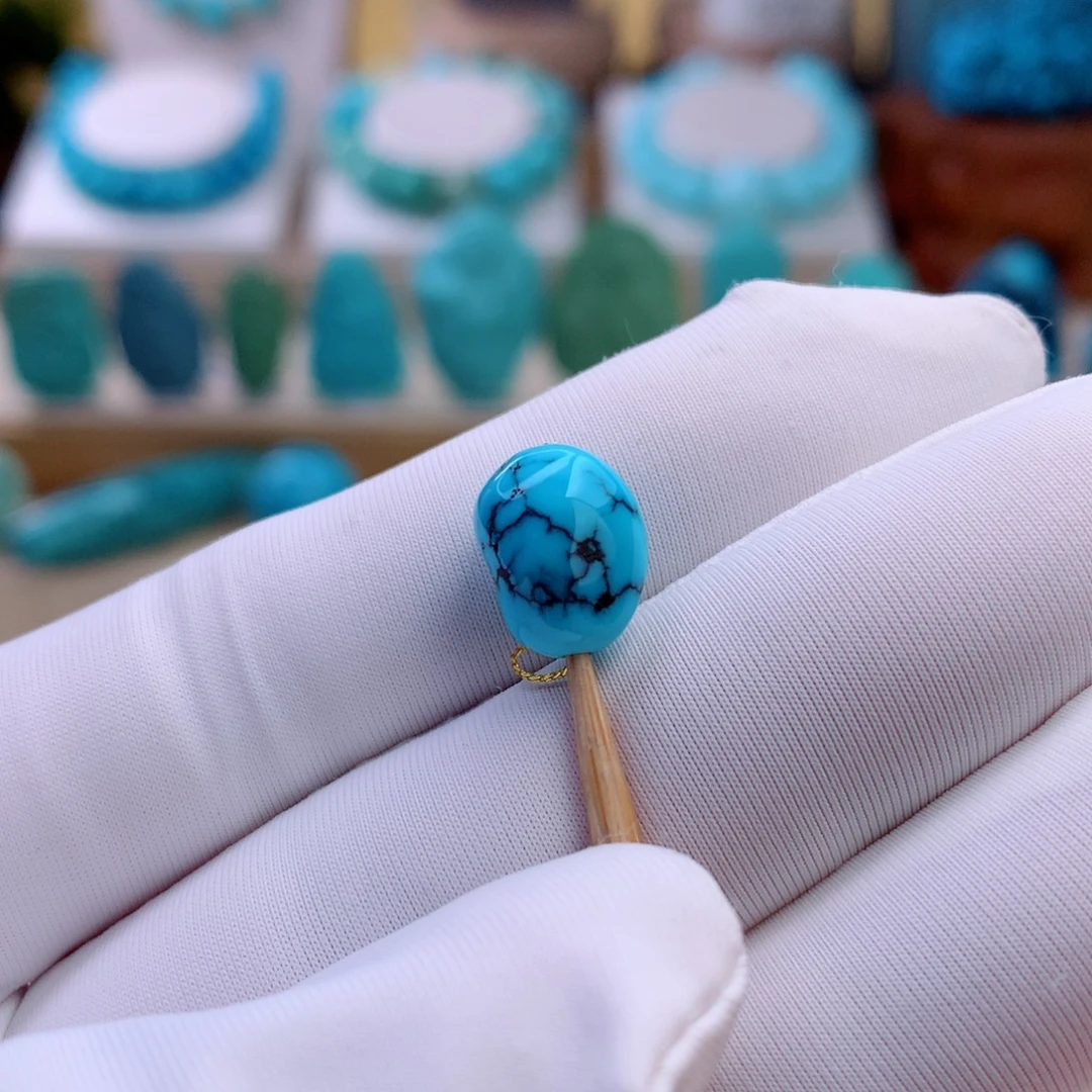 绿松石未镶嵌挂件