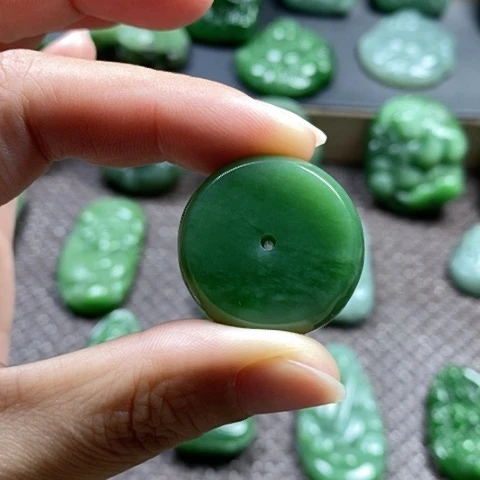 【闪购商品】颈饰未镶嵌和田玉